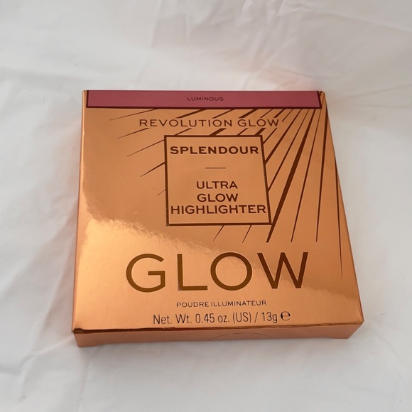 Revolution Ultra Glow Splendour Highlighter Face Powder - Luminous - Picture 1 of 3